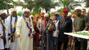 Eze Kalu assisted by Nigeria's former Chief of General Staff, Chief Ebitu Ukiwe perform the groundbreaking ceremony of the new palace of the monarch.