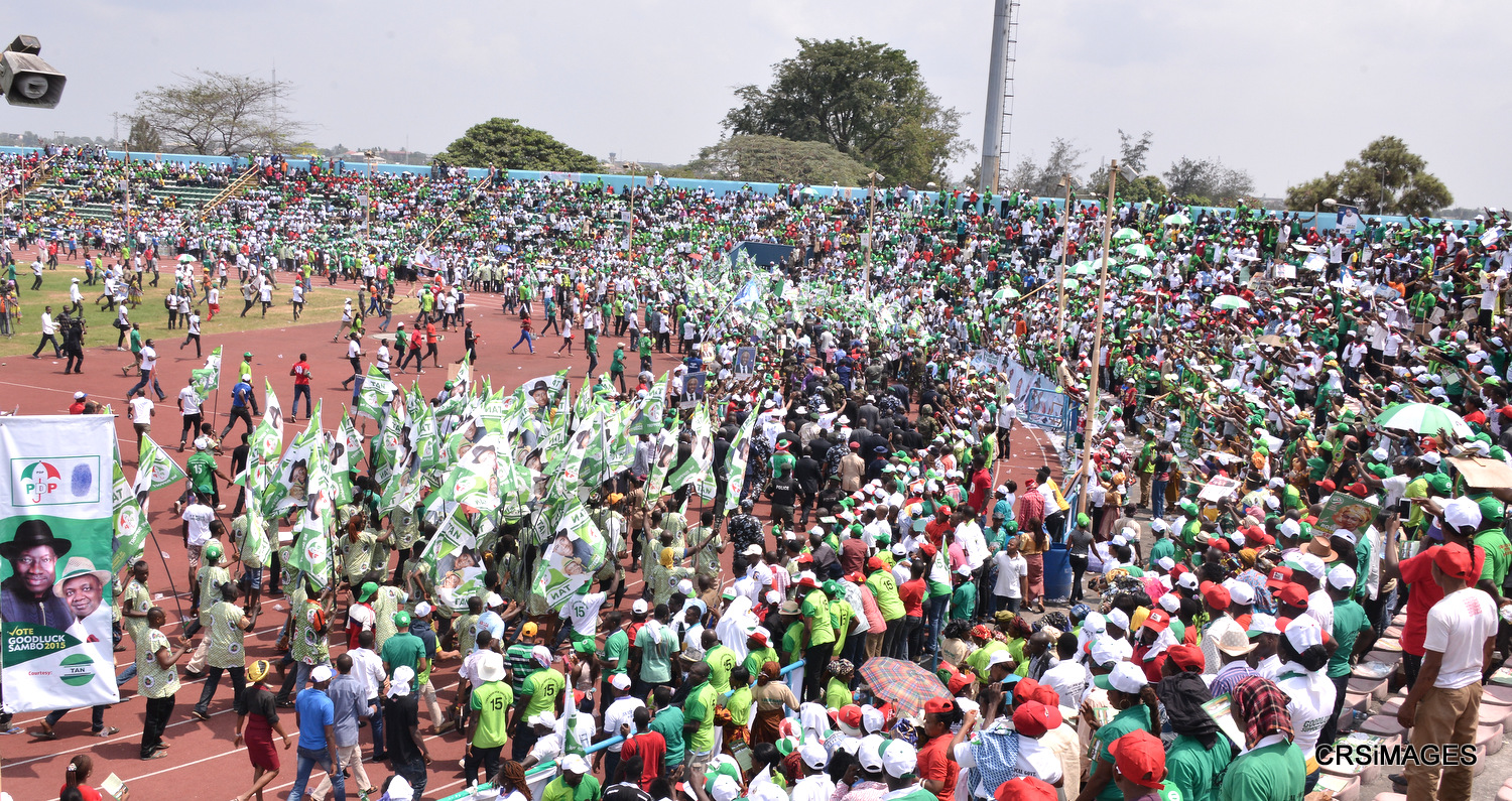 Jonathan Campaigns in Calabar’s Commissions 6.8 klm Airport Bypass Road In Cross River