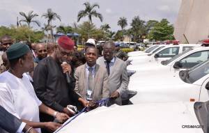 Representative of Tank Farm Operators CFTZ, Mr. Ignatius Edema, Gov. Liyel Imoke of Cross River, Representative of North West Petroleum, Deputy Governor, Efiok Cobham, at the commissioning of first batch of patrol vehicle donated by the farm operators to beef security in Calabar and environs Thursday.