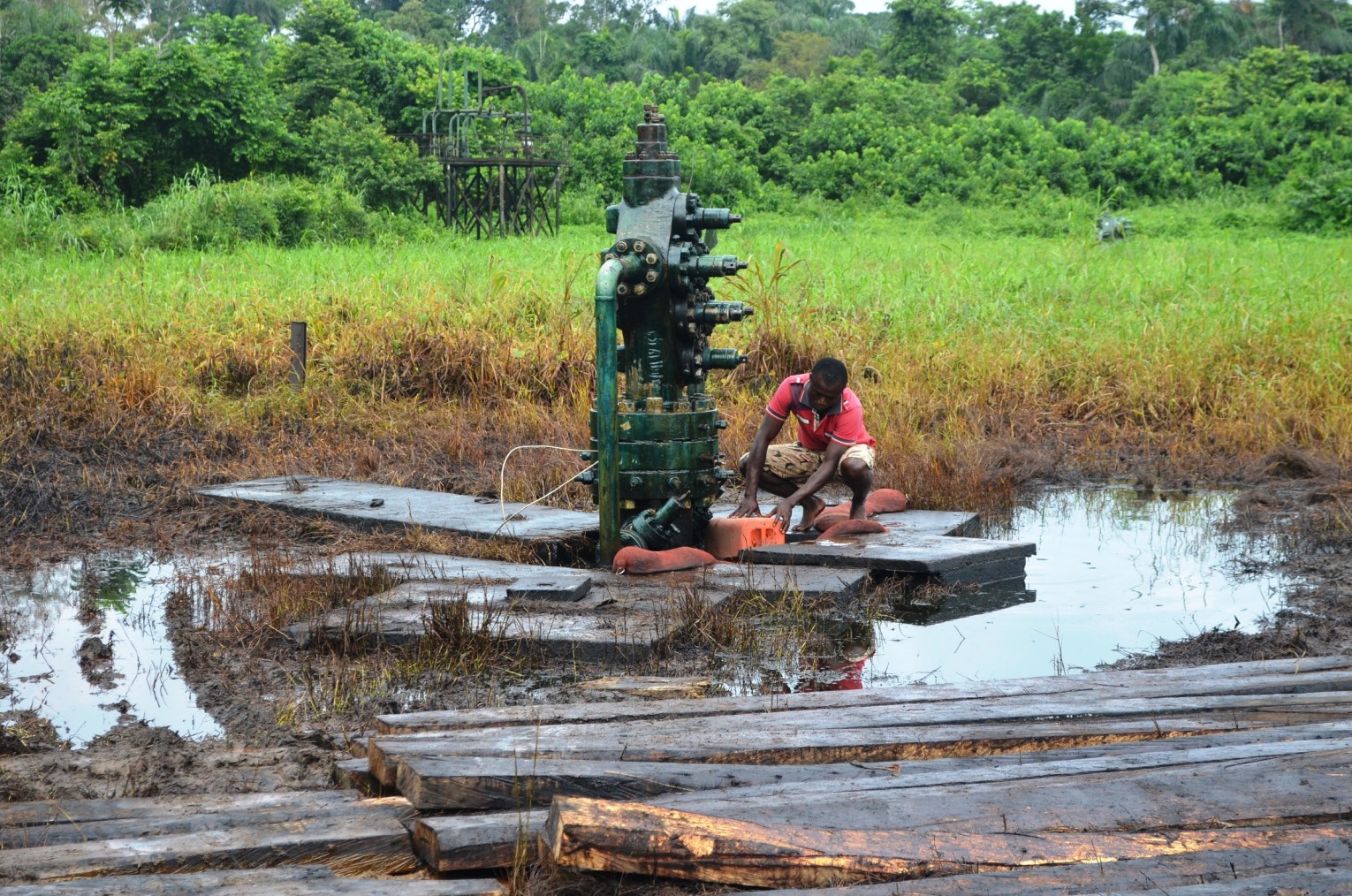 Shell Commences Recovery of Spilled Crude at Adibawa Oil Fields