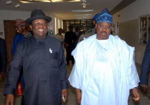 Pic1: L:R- Governor David Umahi of Ebonyi State and his Oyo State counterpart, Abimbola Ajimobi, at the signing of an agreement between the FG and the Bill Gates and Melinda Foundation on the production of vaccine for prevention of future outbreak of polio in Nigeria at the Presidential Villa in Abuja on Wednesday. 