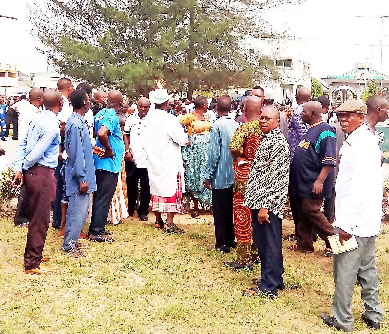 Thugs brutalise pensioners protesting non payment of 5 months arrears at Bayelsa Govt House