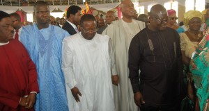 Ebonyi State Governor, Engr. David Umahi (3rd left); President of the Senate, Bukola Saraki (2nd right); Senator Obinna Ogba (right); Speaker, Ebonyi State House of Assembly, Francis Nwifuru (2nd left); and Senator Sam Egwu, at a thanksgiving service by Senator Ogba at CKC, Nkalagu in Ebonyi State on Sunday.