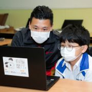 Chinachem Group Donates IT Equipment to Support Students from Underprivileged Families to Learn from Home