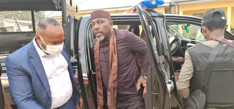 Photospeak: Show Of Power In Owerri As Okorocha Is Arrested