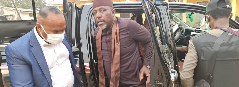 Photospeak: Show Of Power In Owerri As Okorocha Is Arrested