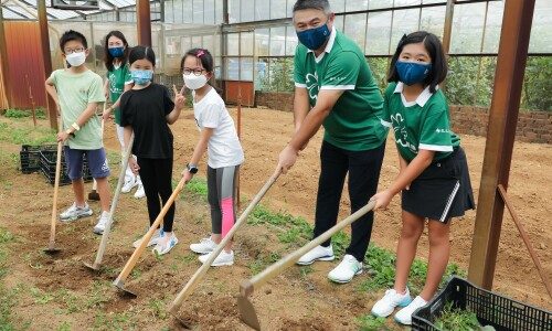 Hang Lung Nationwide Volunteer Day Promotes Low-Carbon Living and Provides Care to People in Need