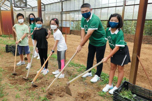 Hang Lung Nationwide Volunteer Day Promotes Low-Carbon Living and Provides Care to People in Need