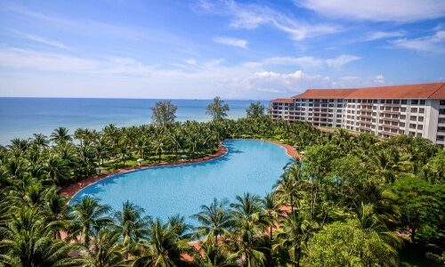 Phu Quoc United Center welcomes the first group of tourists with vaccine passports to Vietnam