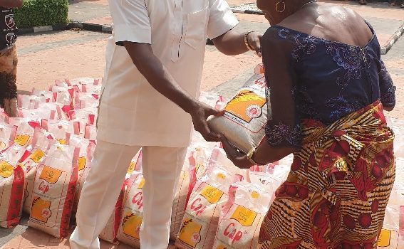 Enugu Community Applauds Chevron Nigeria Staff On Donation To Indigent Widows