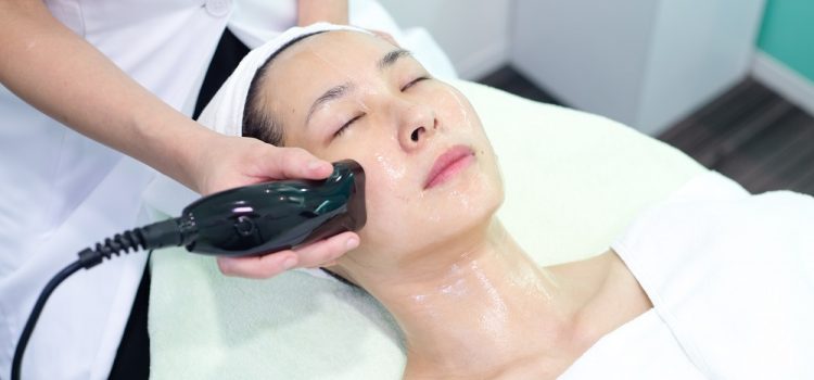 Victoria Facelift Clinches Her World Spa Award For  Best Skin-Rejuvenating Facial Treatment in Singapore