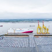 VinFast exports the first batch of electric vehicles