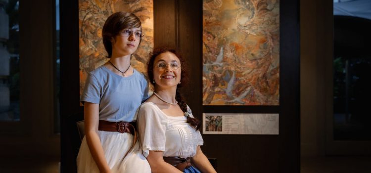 Singapore Botanic Gardens inspires “Nature of Art” exhibition by Inessa & Alice Kalabekova, to be hosted at The Fullerton Hotel.