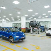 VinFast rolls out the “Non-stop service network”