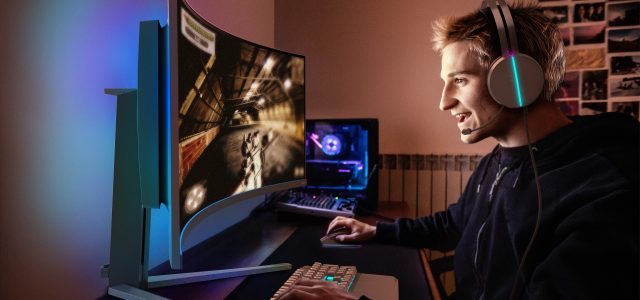 The New Philips Evnia 49M2C8900 Monitor Redefines Visual Excellence with its QD OLED Panel, Among Other Features.