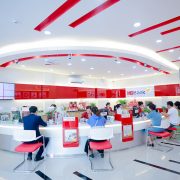 HDBank announces financial statements with profit of $524 million, ROE 24.2%, releases 2024 ESG report