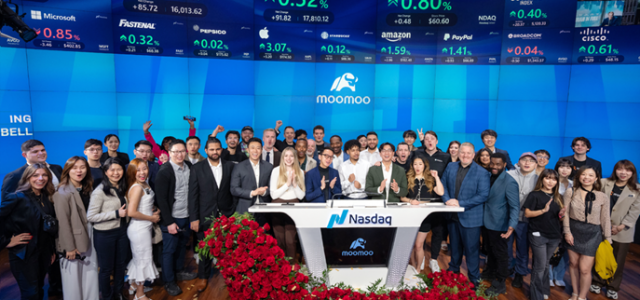 Moomoo Celebrates Success with Business Partners at Nasdaq Exchange