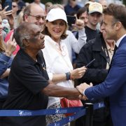 Political uncertainty consumes France as country prepares for run-off vote