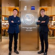 PUYI OPTICAL and ZEISS Officially Become Global Strategic Partners