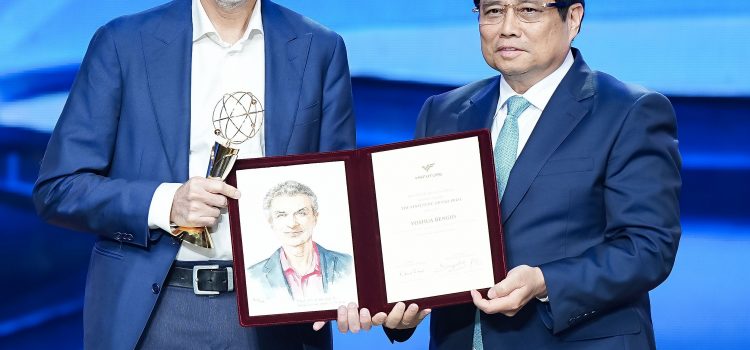 ‘AI godfather’ sounds the alarm on growing risks in the AI race