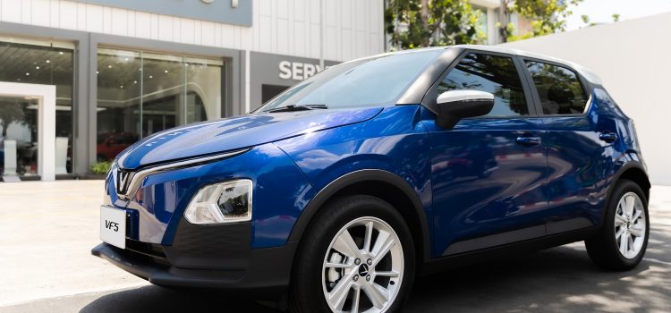 VinFast signs MOU with JIGA to expand service network in the Philippines