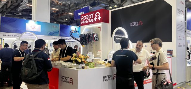 RobotPlusPlus Wows Maritime Professionals with Cargo Hold Cleaning Robot at Sea Asia 2025
