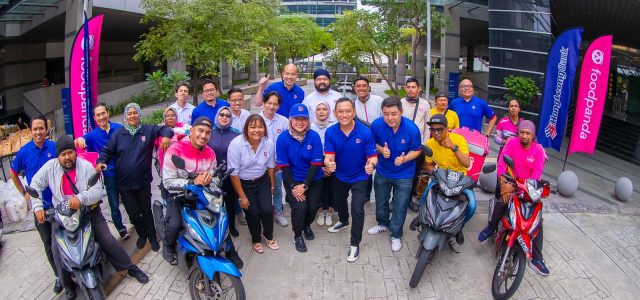 Appreciating Ramadhan Dedication: Hong Leong Islamic Bank Distributes 1,000 Food Packets to foodpanda Riders