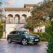 VinFast VF 8: Blending Business and Family Leisure in an Electric SUV