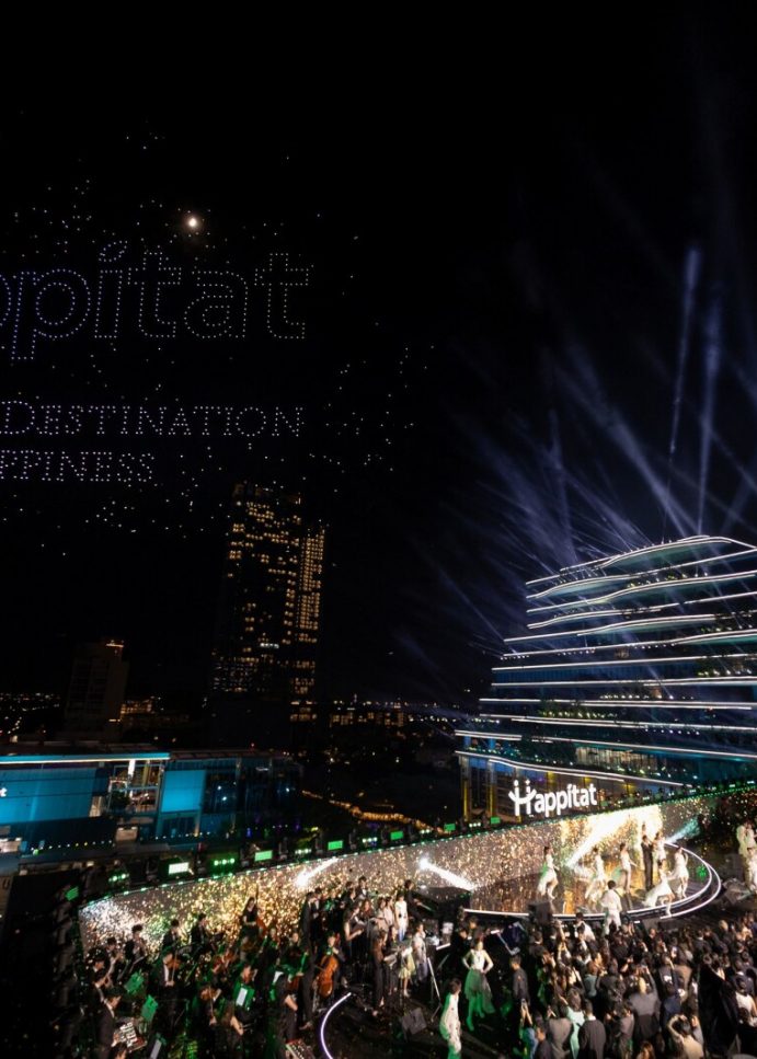 Happitat Celebrates Its Grand Opening, Transforming Over 200,000 Sq.m. from Land to Sky with a Record-Breaking 2,222-Drone Show, as Zhou Yiran Leads Over 100 Artists in a Festival of Happiness