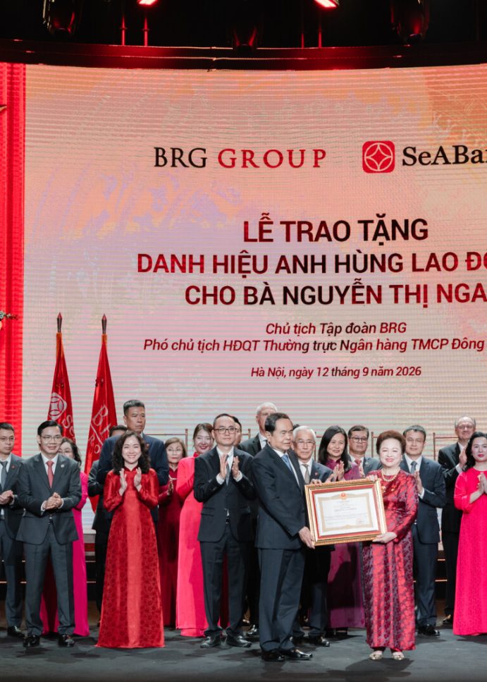 Entrepreneur Nguyen Thi Nga conferred Labor Hero, BRG Group and SeABank awarded First-class Labor Medals